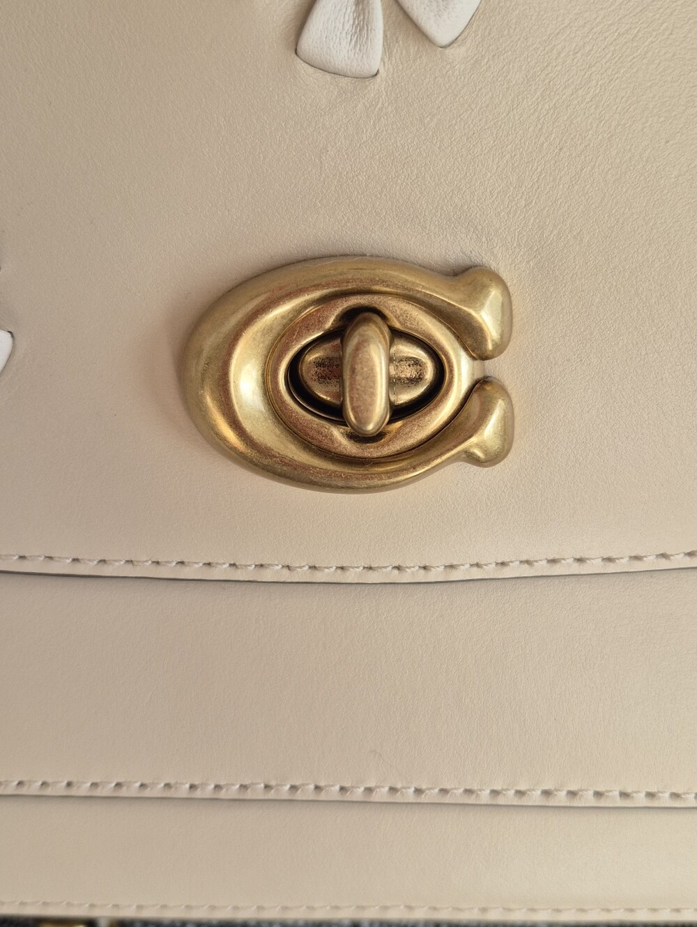 NWT★Coach Madison shoulder bag with tea rose knot - Picture 9 of 16